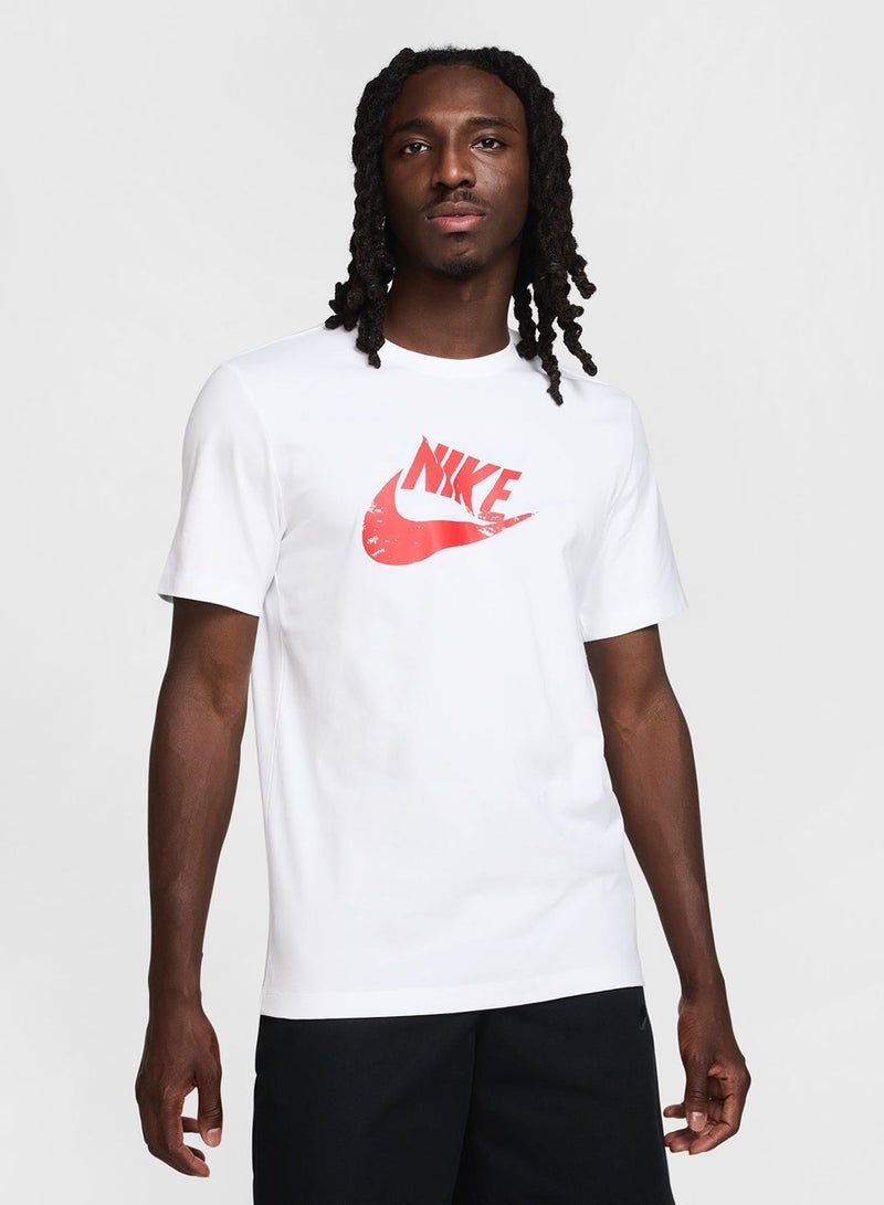 Nike Nsw Futura T-Shirt - Image 1